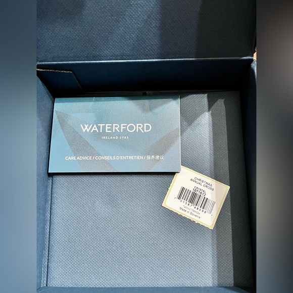 ✨ Waterford Crystal 2024 Annual Origami Cross Ornament, NEW IN BOX ✨ - Picture 5 of 16